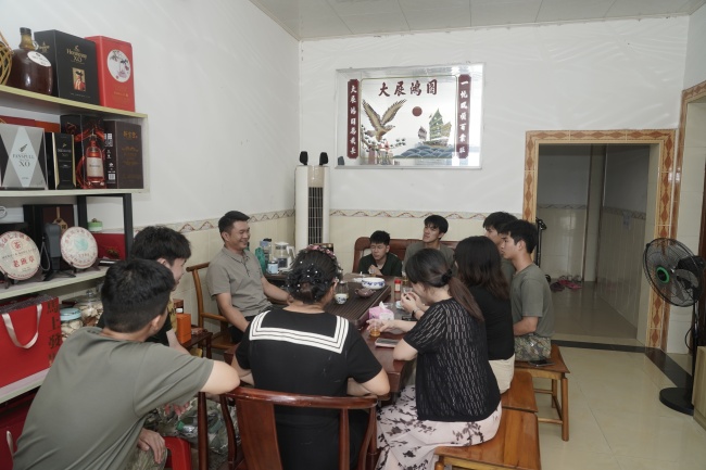 赓续红色血脉 两代军人初心相映——广东工程职业技术学院“戎光筑梦”实践团赴横沥镇开展红色文化研学活动
